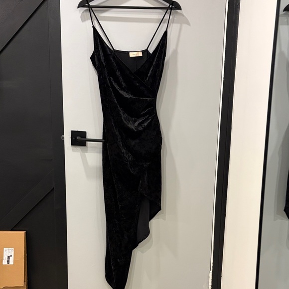 Chelsea Dresses & Skirts - Chic Asymmetrical Black Dress